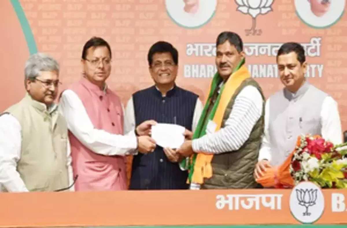 उत्तराखंड : कांग्रेस का एक और विकेट गिरा, बद्रीनाथ से विधायक राजेंद्र भंडारी भाजपा में शामिल